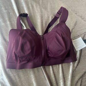 Victoria Secret Knockout Front Close Sports Bra (New with tags!)